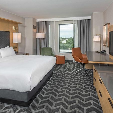 Hilton Des Moines Downtown Hotel Exterior photo
